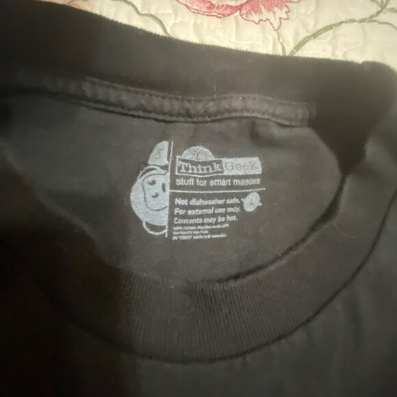 Doctor Who T-Shirt "You Never Forget Your First Doctor" ThinkGeek - Picture 3 of 5